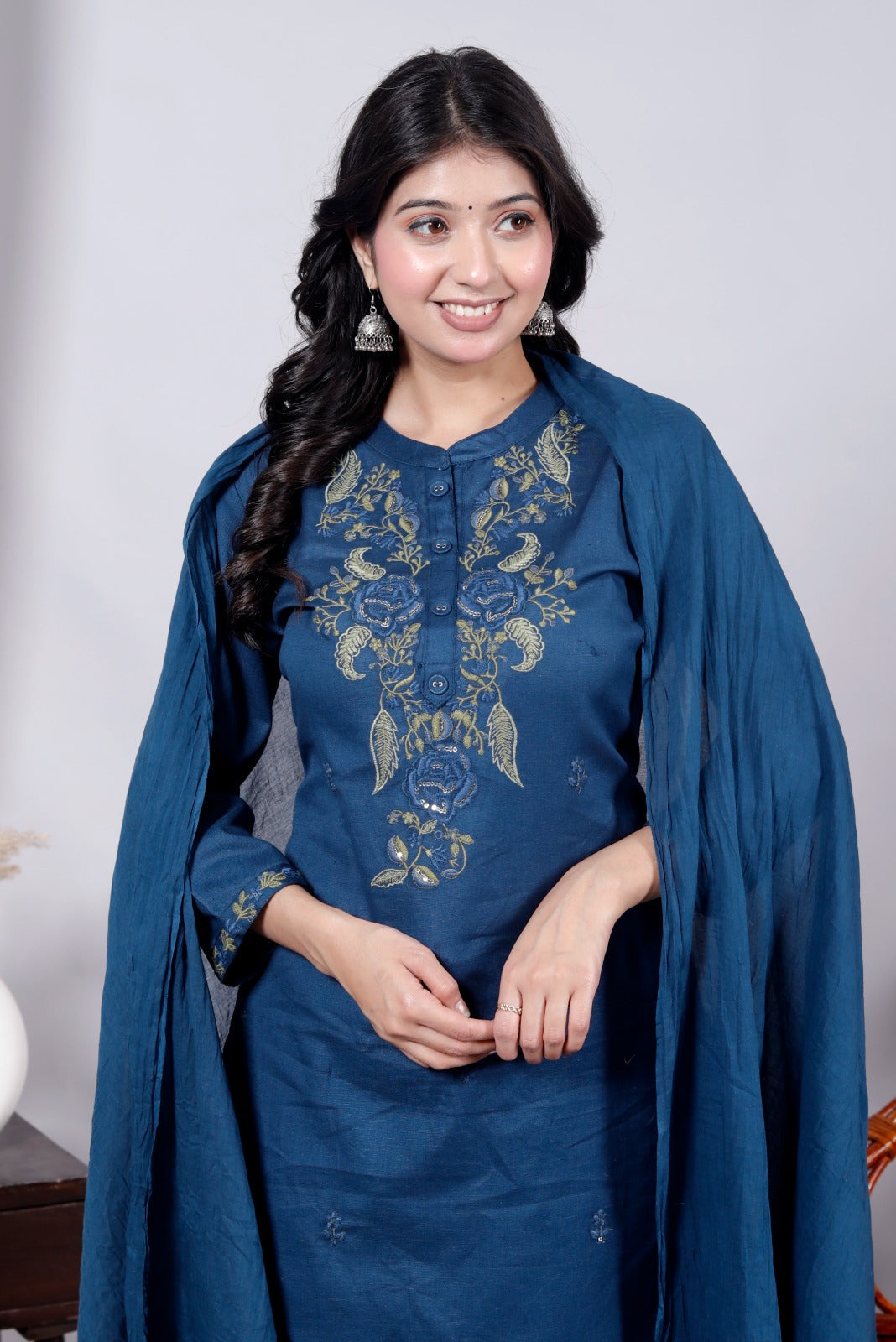 Floral Silk Straight Kurta Set with Cotton Pant & Malmal Dupatta – Soft & Stylish Ethnic Wear